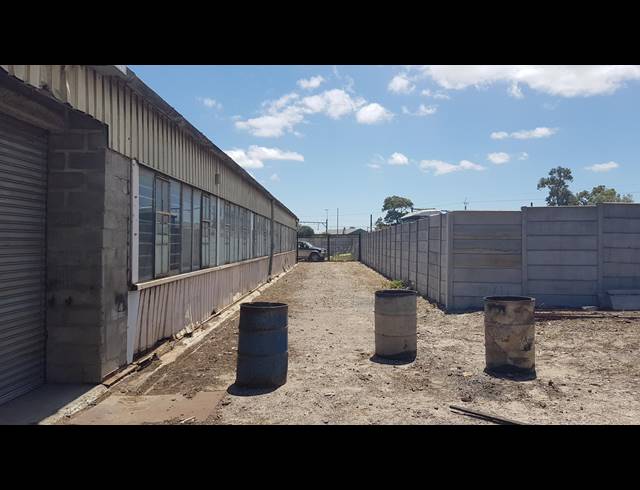 200M² FACTORY TO LET IN BLACKHEATH INDUSTRIAL
